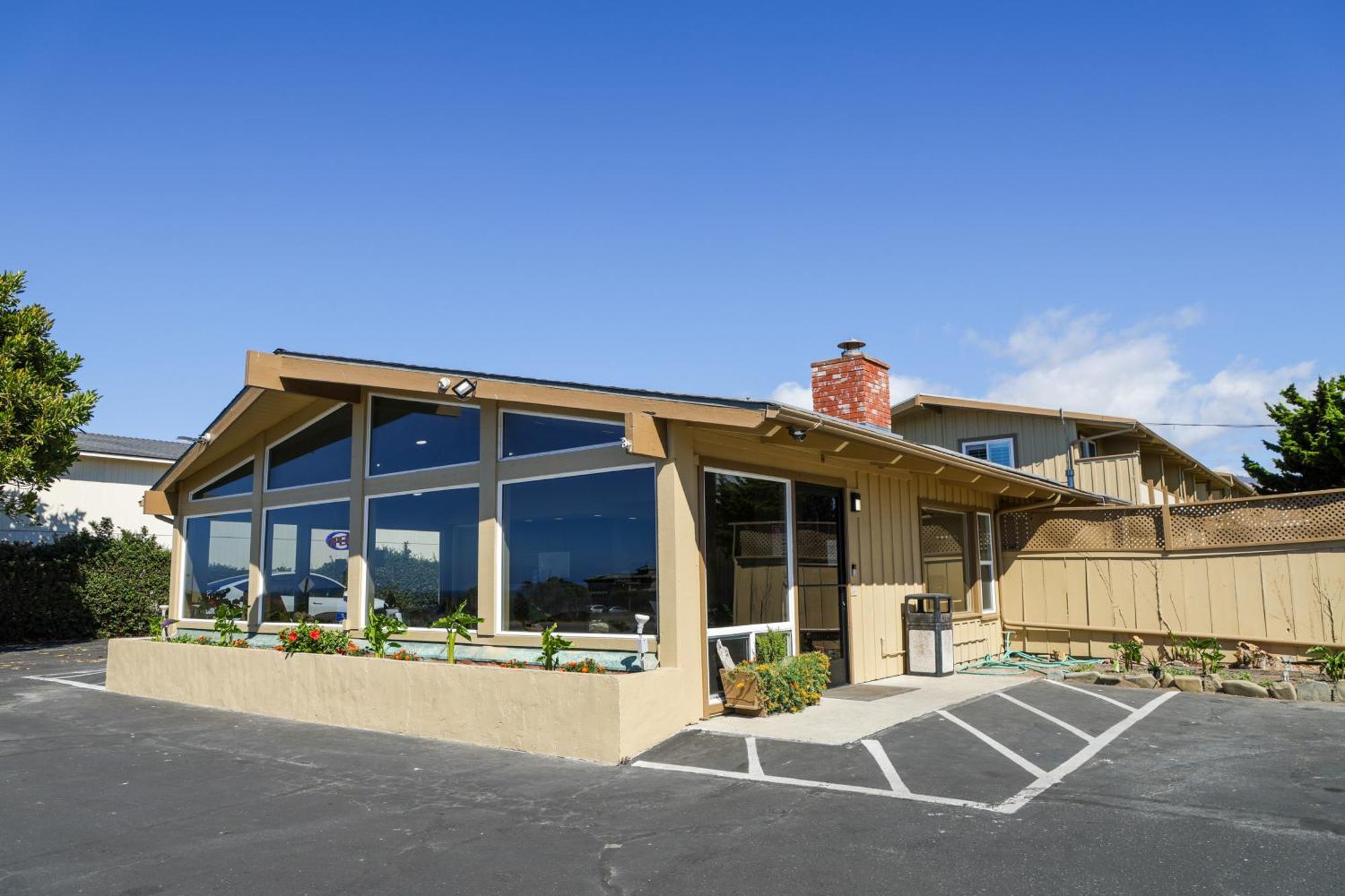 Silver Surf Motel San Simeon Exterior photo