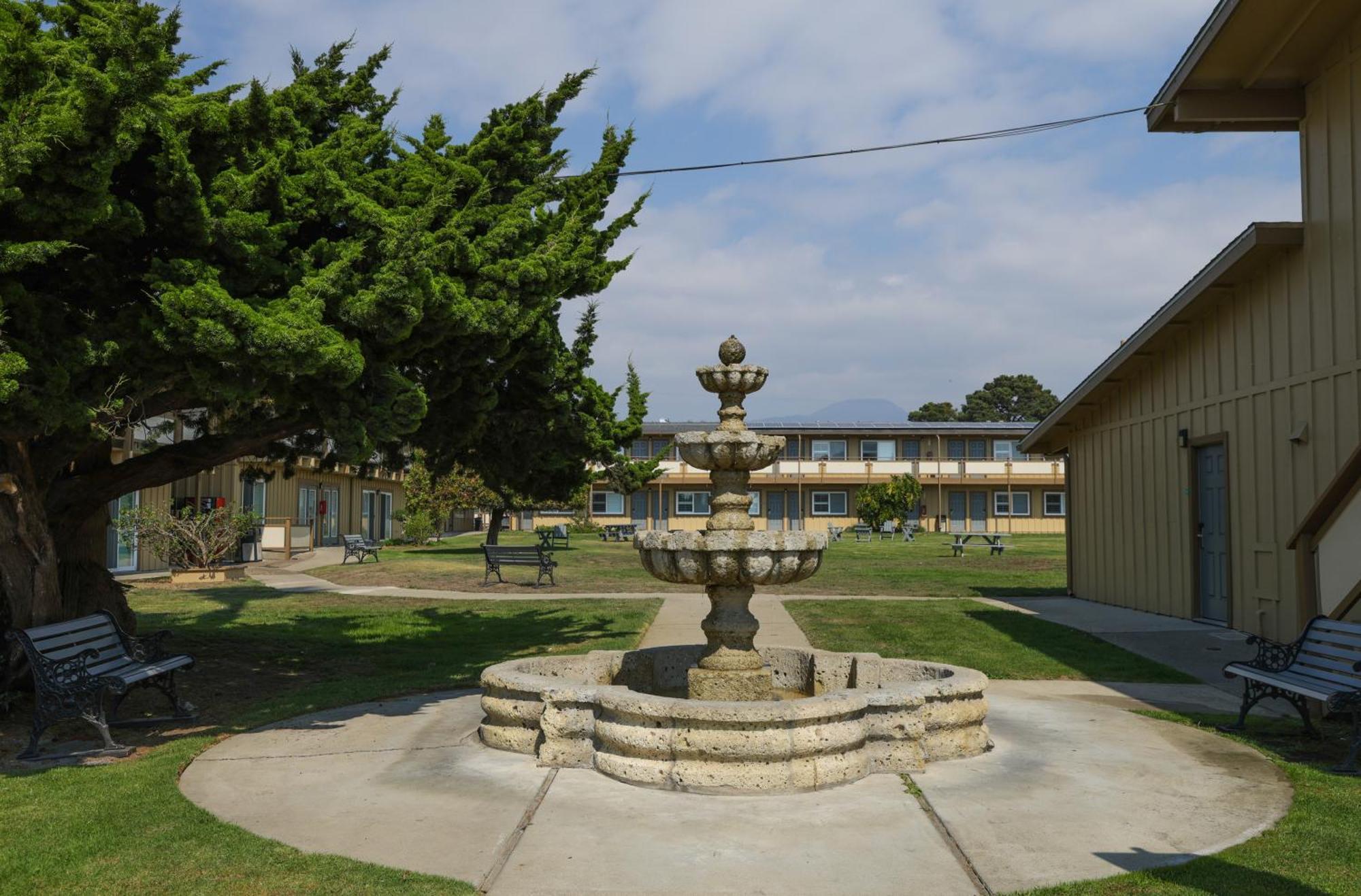 Silver Surf Motel San Simeon Exterior photo