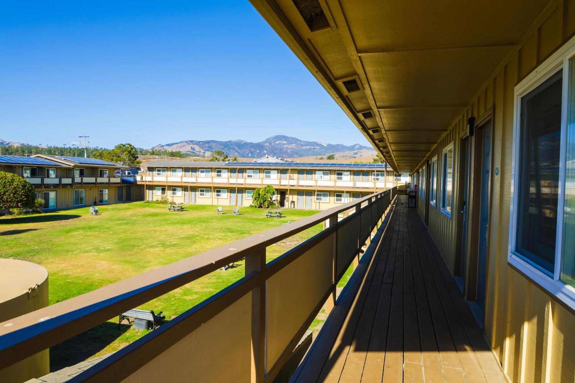 Silver Surf Motel San Simeon Exterior photo